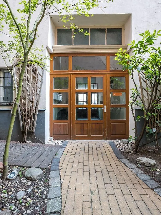 Schoenhouse Avenue - Digital Access Berlin