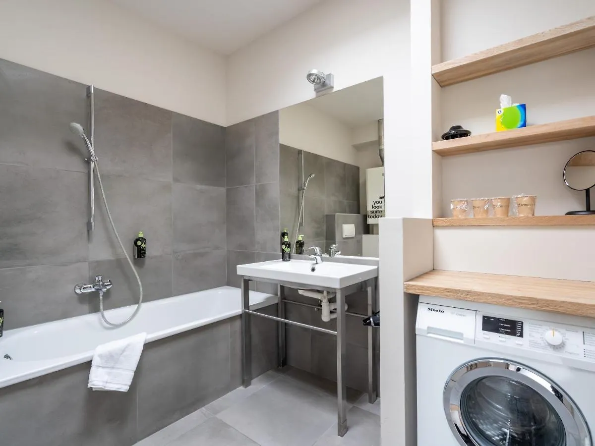 Schoenhouse Avenue - Digital Access Berlin