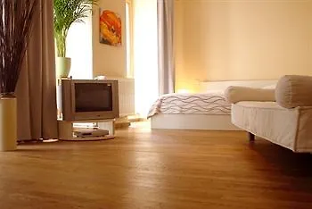 Schoenhouse Avenue - Digital Access Berlin