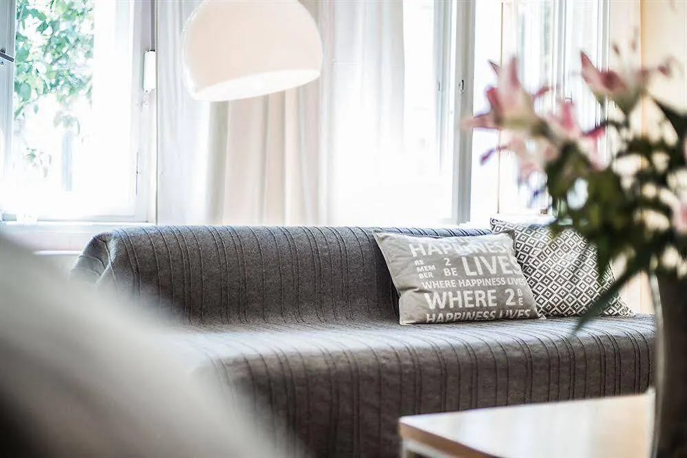 Schoenhouse Avenue - Digital Access Berlin